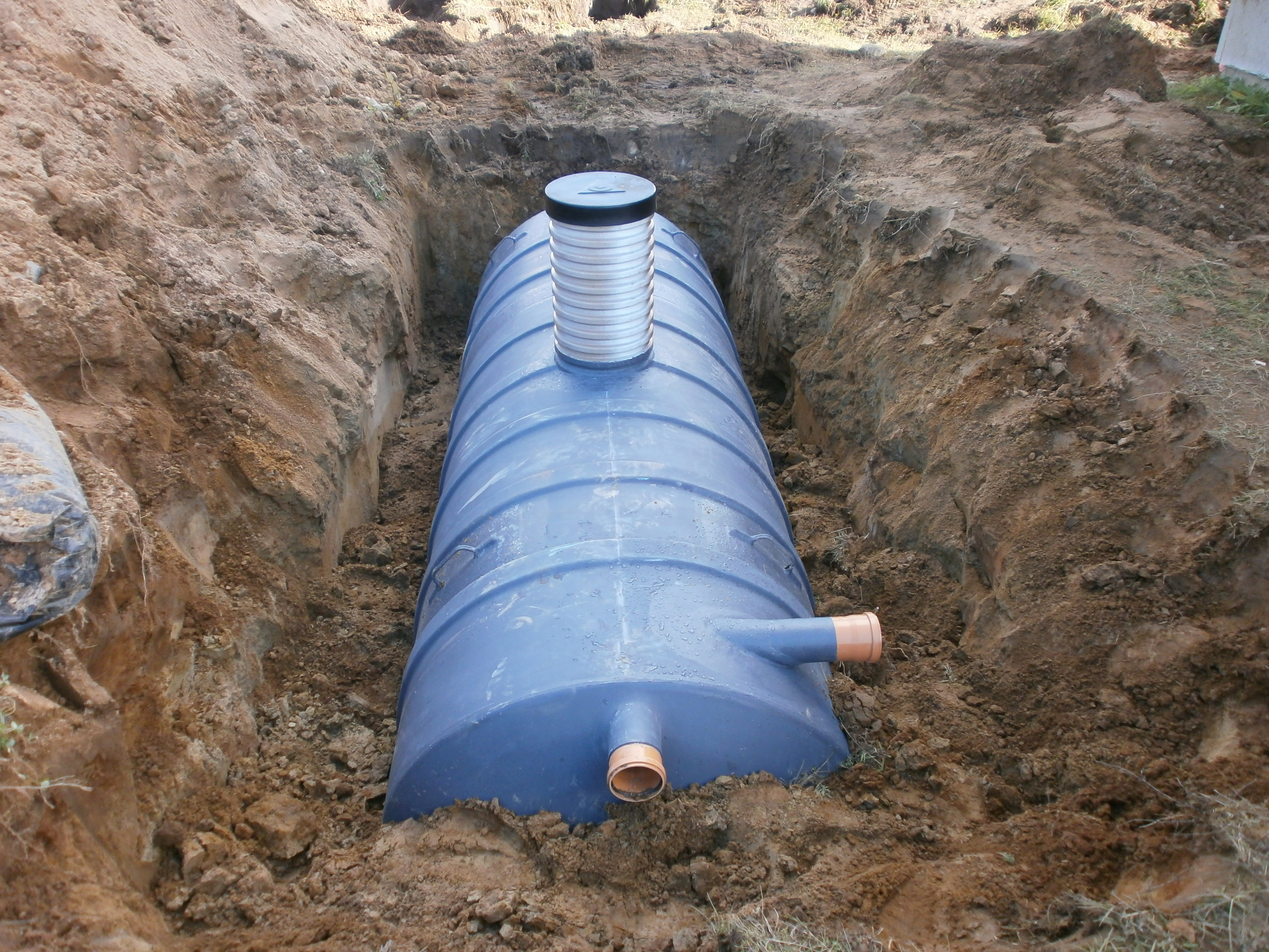 Kanalizācijas izbūve vietās kur grunt ūdens ir zems: 0 punkta -  2/2,5m